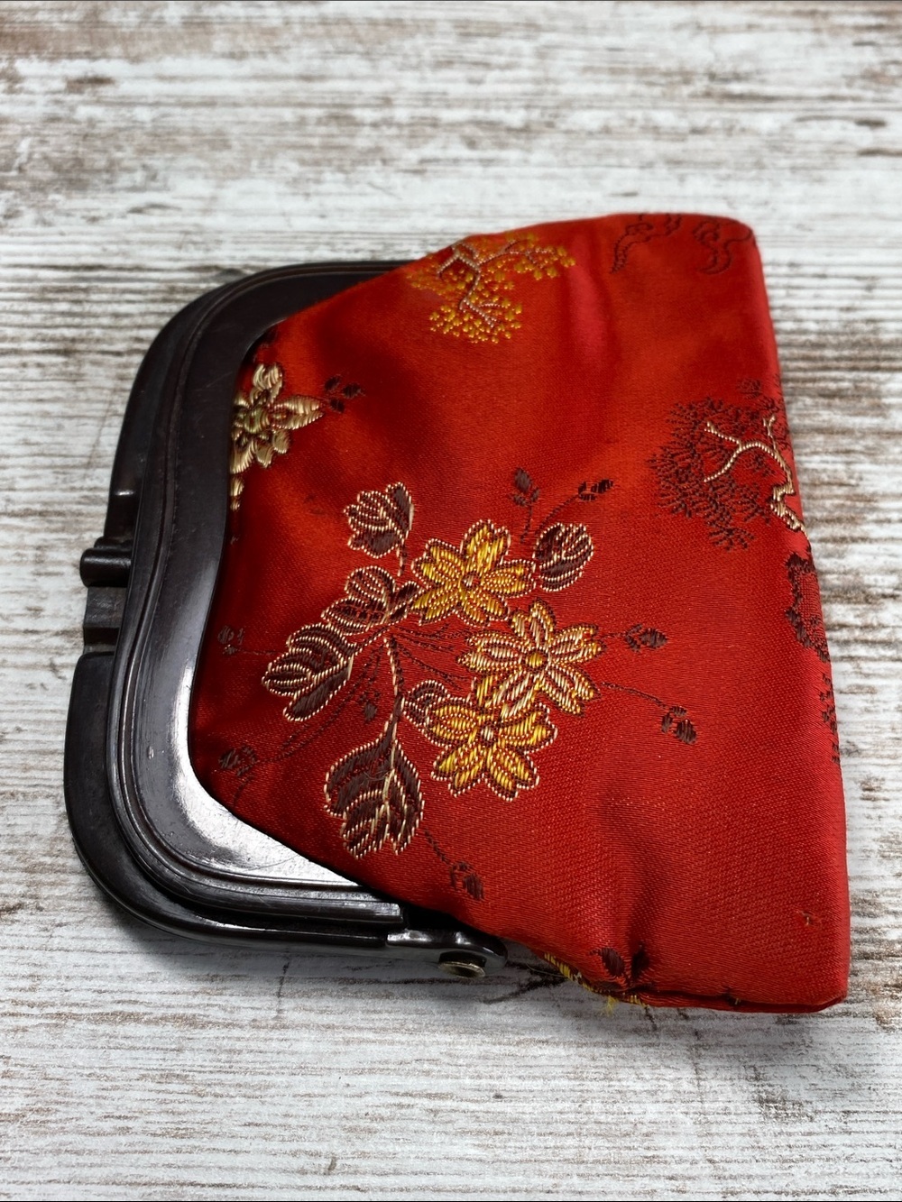 Vintage Hong Kong Red Brocade Kiss Lock Coin Purse Floral Chinoiserie Retro - Picture 12 of 12